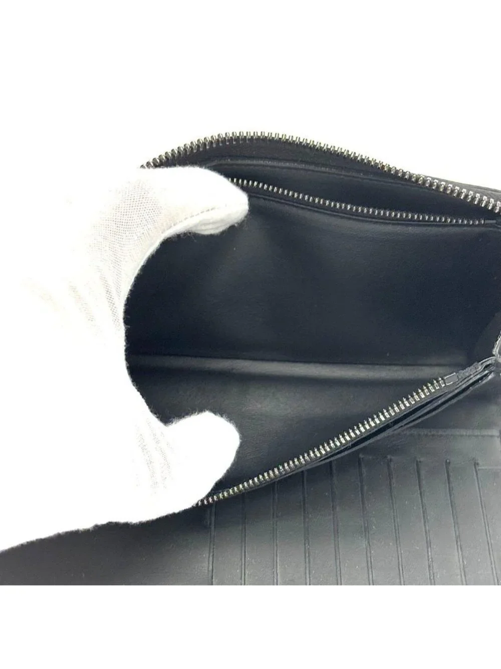 Louis Vuitton Wallet Monogram Taurillon Black Zippy
